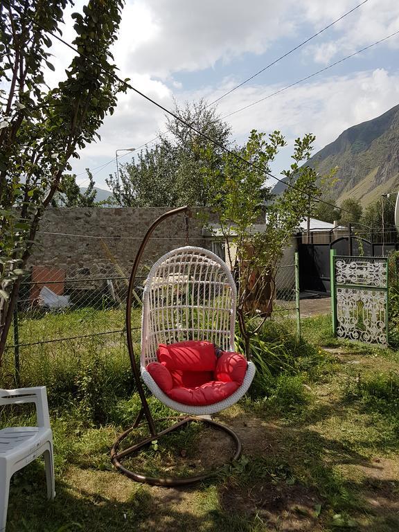 Nino'S Guest House Kazbegi Eksteriør billede